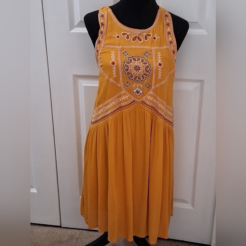 NWT Taylor & Sage Embroidered Sundress Size S